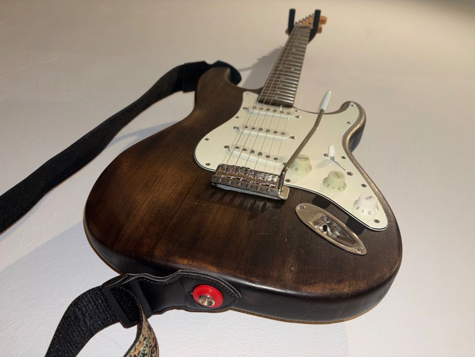 Fender Squier Stratocaster Relic bardzo lekka tylko 2600 g !!!