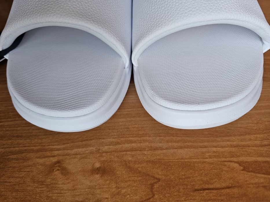 Nowe klapki Tommy Hilfiger rozmiar 46 białe