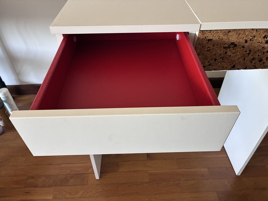 Toucador com espelho IKEA