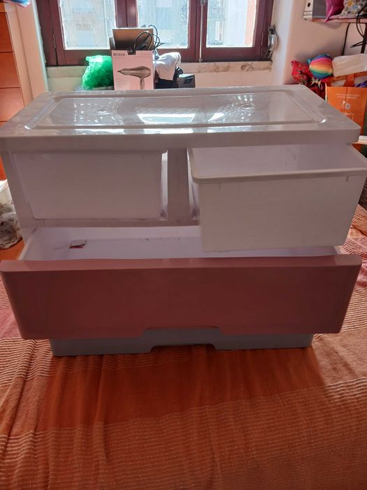 Vendo comoda de arrumacao