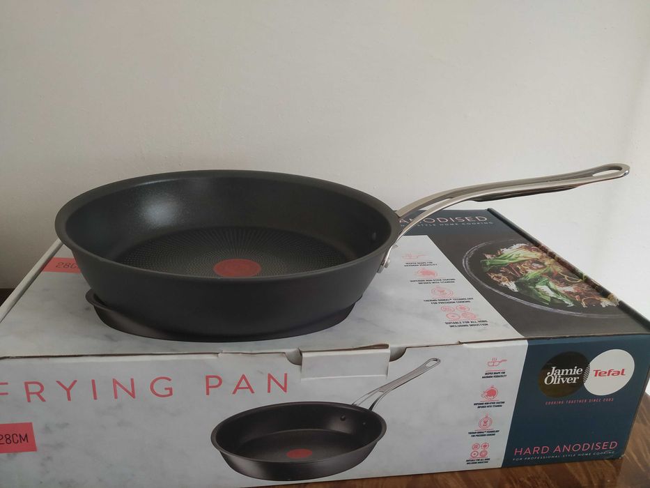 Patelnia Tefal Jamie Oliver Cook's Classic H9120644 Tytanowa 28cm