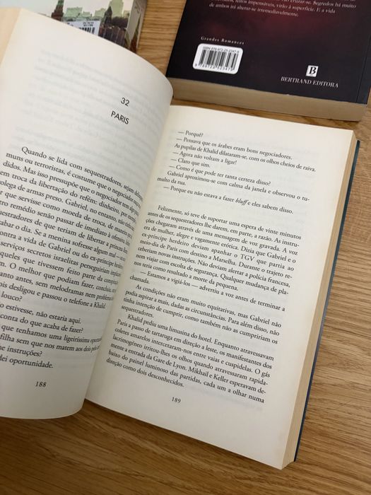 Conjunto de 6 livros de Daniel Silva: A Outra Mulher, O Confessor, O Assassino Inglês, A Rapariga Nova, Príncipe de Fogo