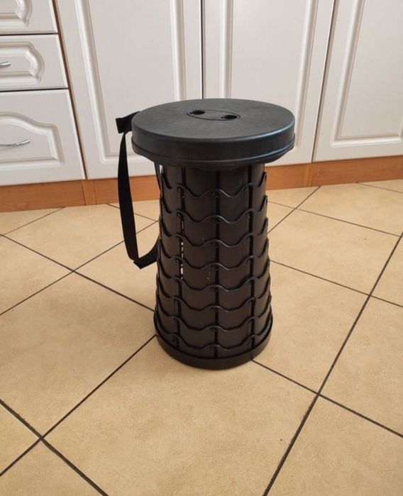 Nowy czarny składany taboret turystyczny