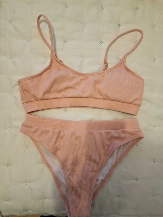 Biquínis novos ou com pouco uso