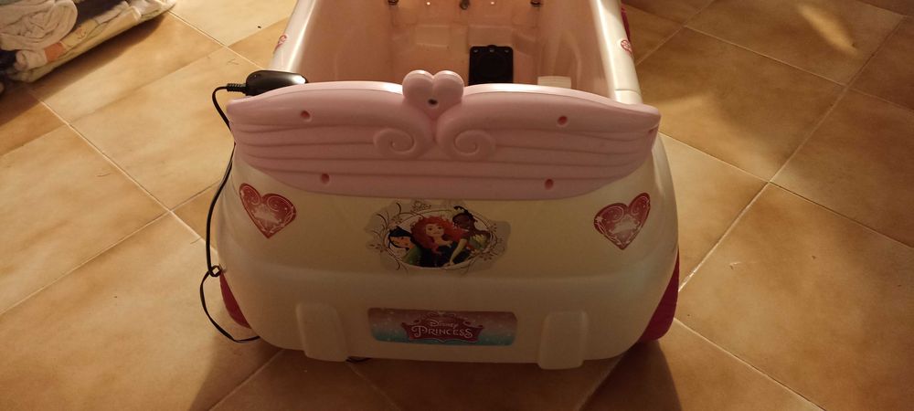 Carro a bateria para crianças