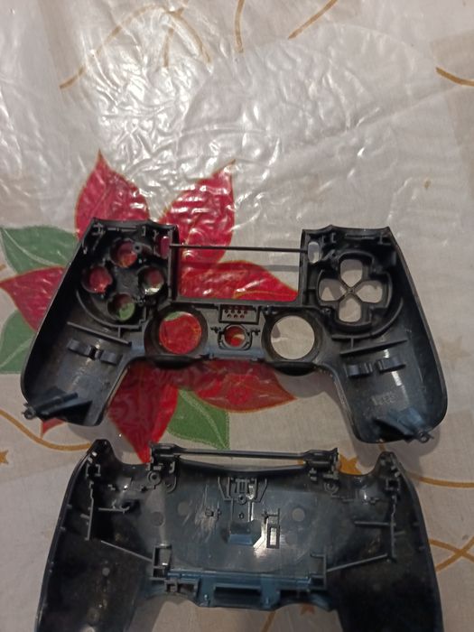Carcaça comando PS4 / shell DualShock 4
Inclui frente + trás