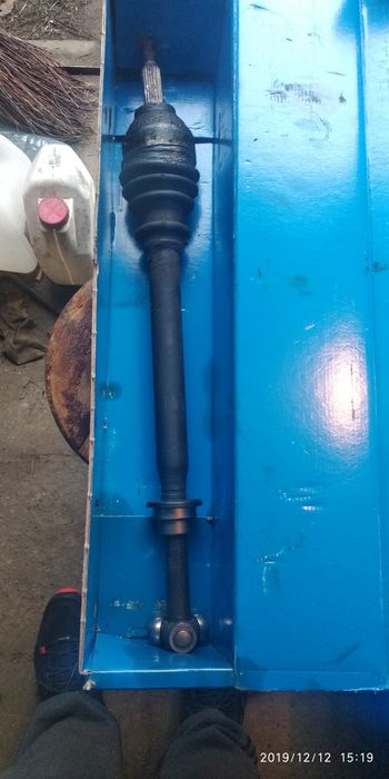 Привідний вал(Полу ось) Renault LOGAN