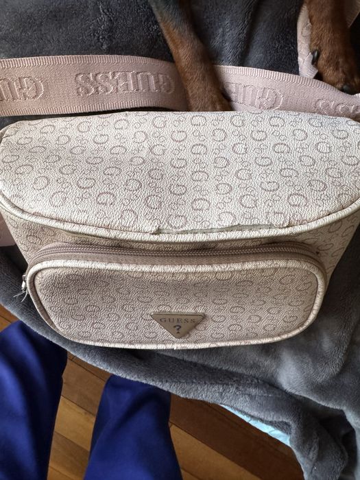 Сумка бананка Guess оригінал, віддаю за смаколики