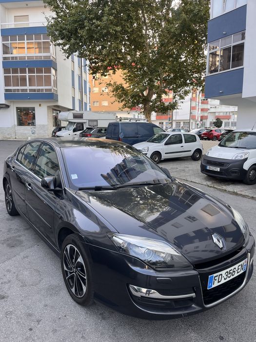 Renault Laguna 2.0 dCi (2008) - Matrícula Francesa / Documentos em Dia