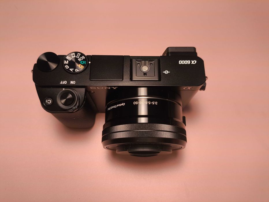Sony Alpha a6000 (ILCE-6000LB) + 16-50mm (czarny)
