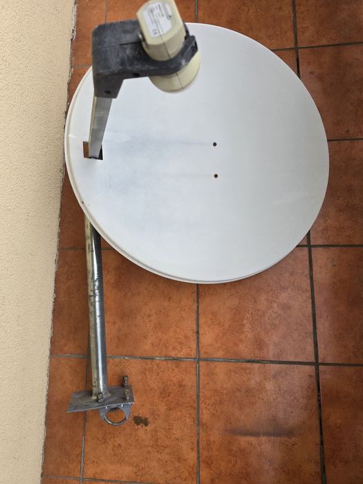 Antena satelitarna  talerz 60 z wysięgnikiem