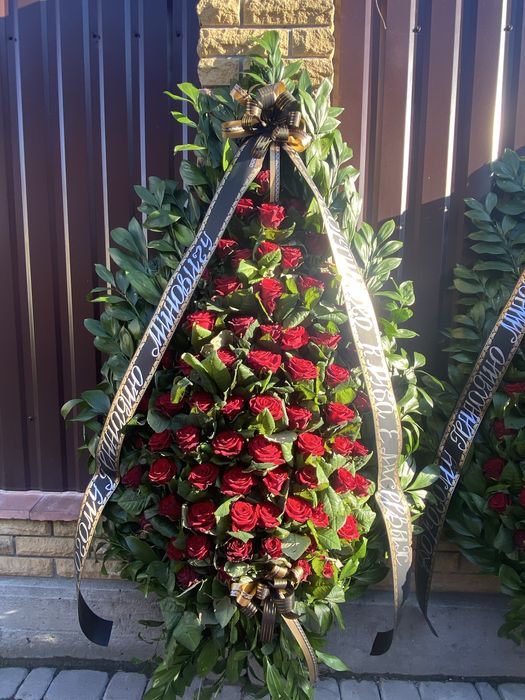 Живі Вінки із живих квітів