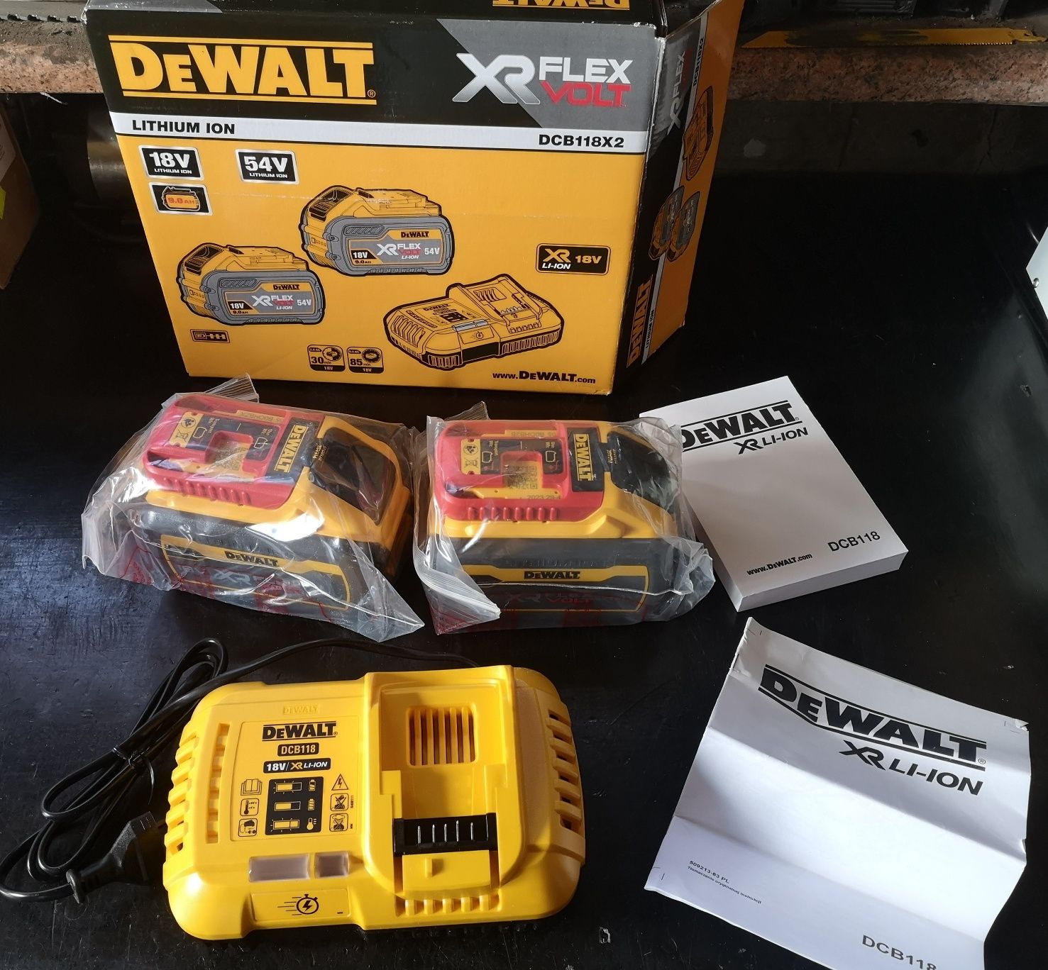 Dewalt dcb118x2 hotsell