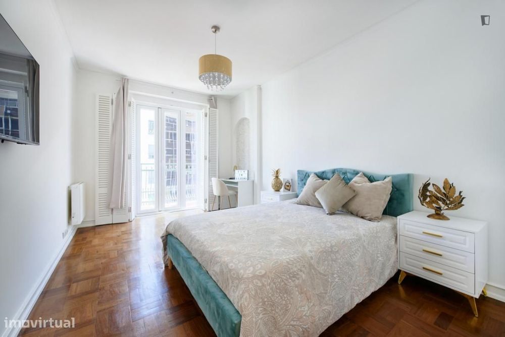 Quarto - localizado em Entrecampos Lisbon