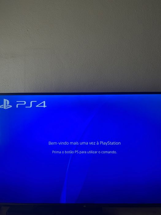 PS4 Slim 1 TB + Comando