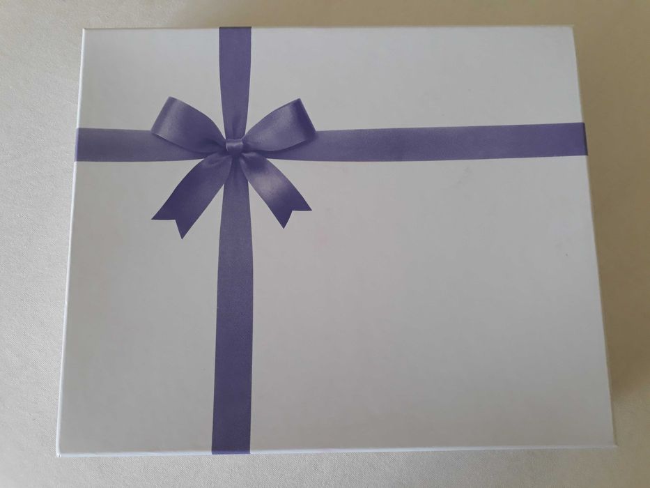 Stringi. Braletka. Bielizna damska. Super cena. Wybór koloru. Nowe.