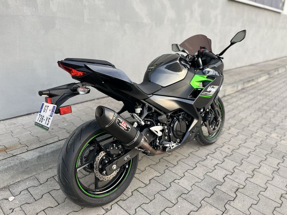 Kawasaki Ninja 400 na A2 Yoshimura
