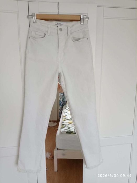 Białe rurki skinny jeans wysoki stan minimalist clean white skinny high waist raw hem Redial XS