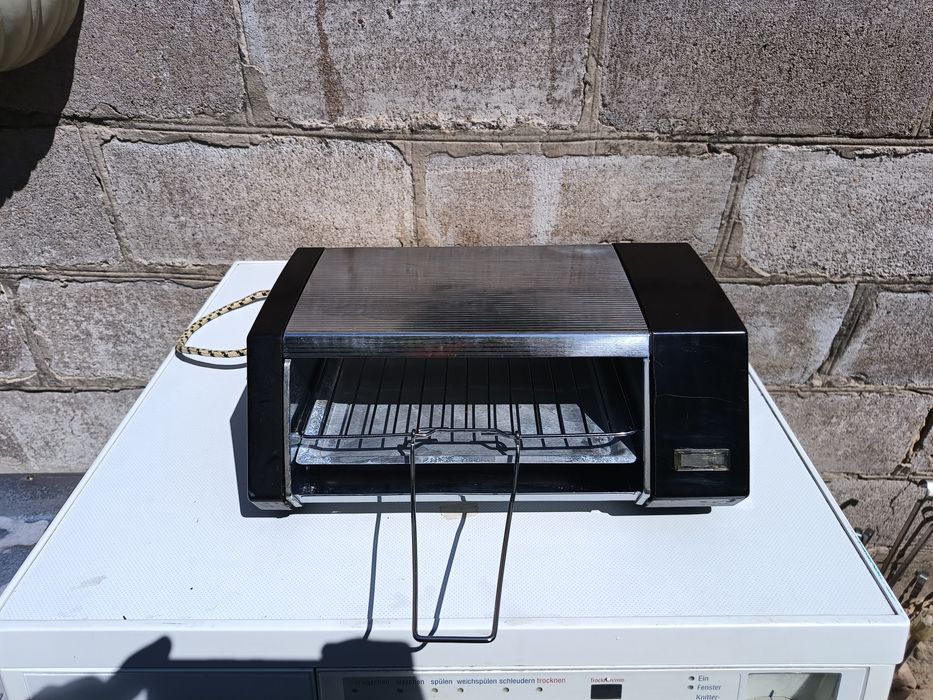 Продам элекрогриль Б/у времён  совка