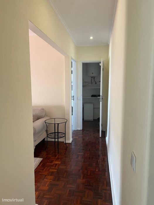 Excelente apartamento T1 mobilado para arrendar no centro de Setúbal