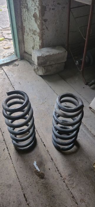 Продам Комплект Пружин Паджеро Вагон 3