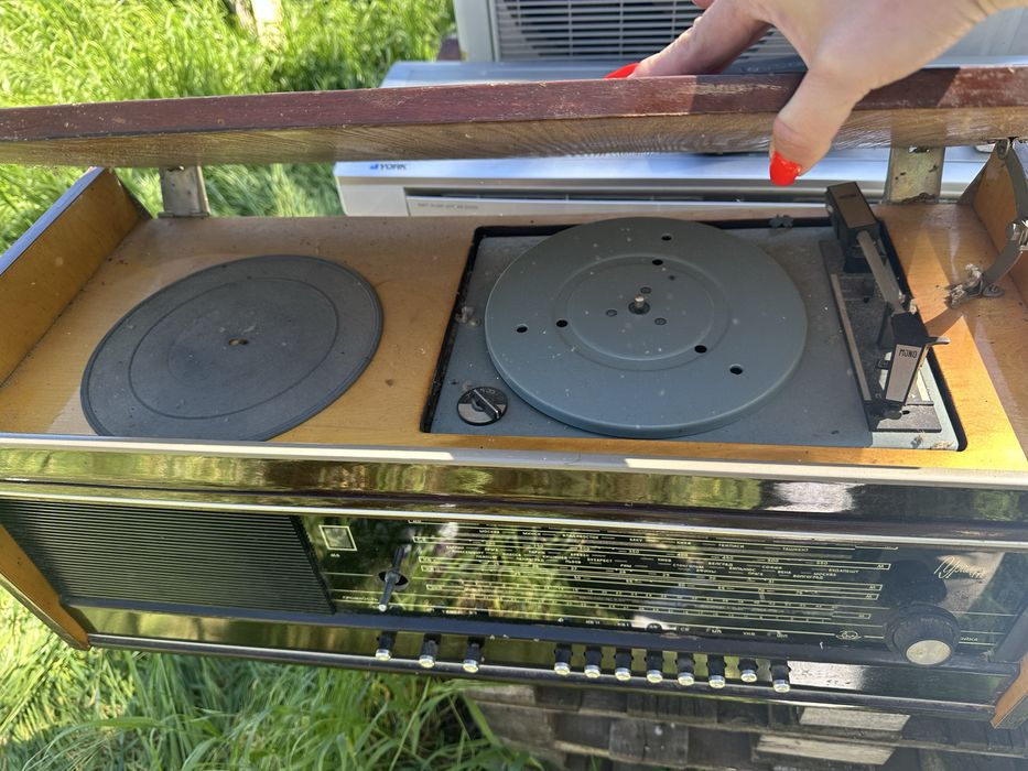 Продам винтажный проигрыватель Урал 111