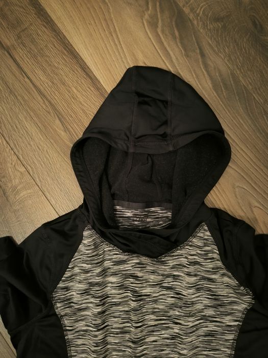 Bluza sportowa z kapturem