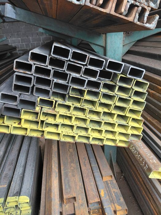 Труба профільна 50*30*3 ( уцінка)