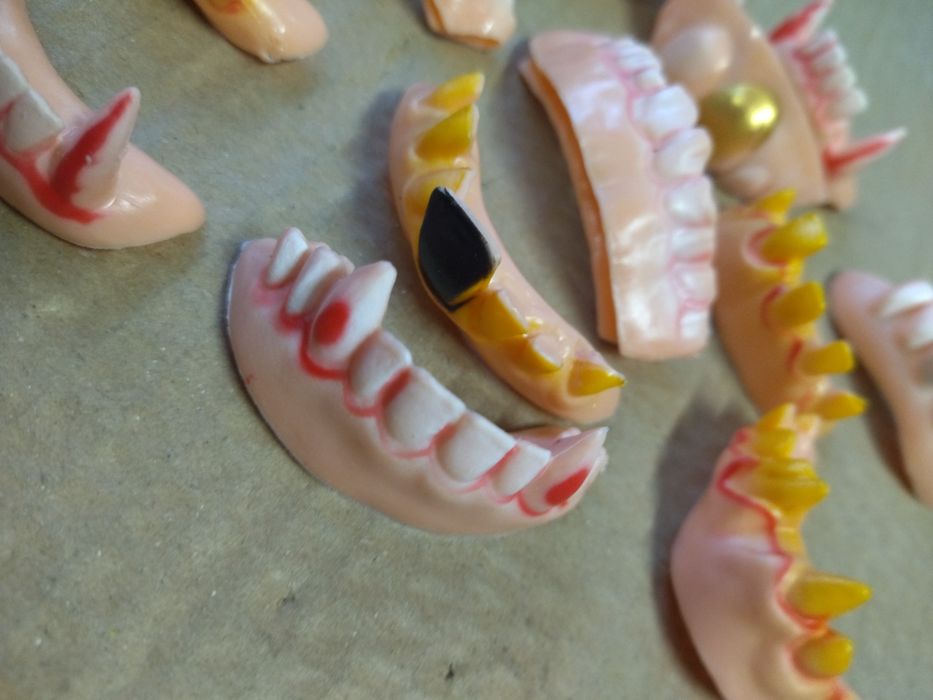 Sztuczne zęby do cosplay (A7*)