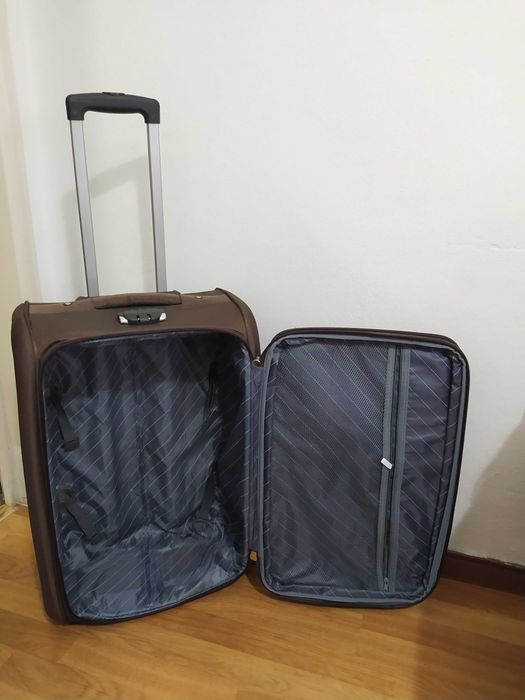 Mala de viagem em ótimo estado