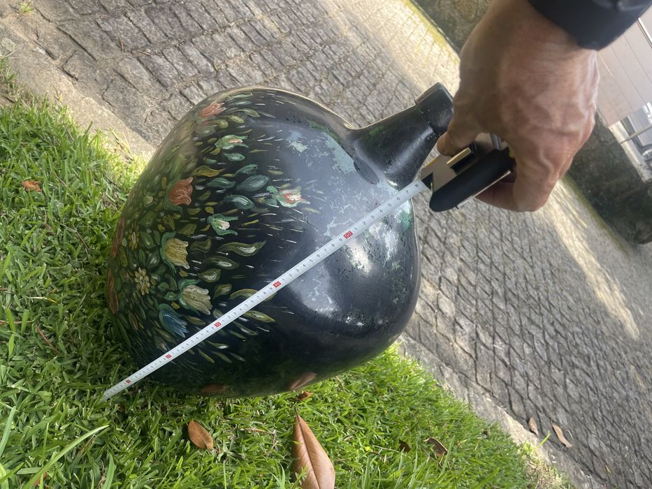 Garrafao grande decoracao em vidro pintado  á mão com mais 75 anos.