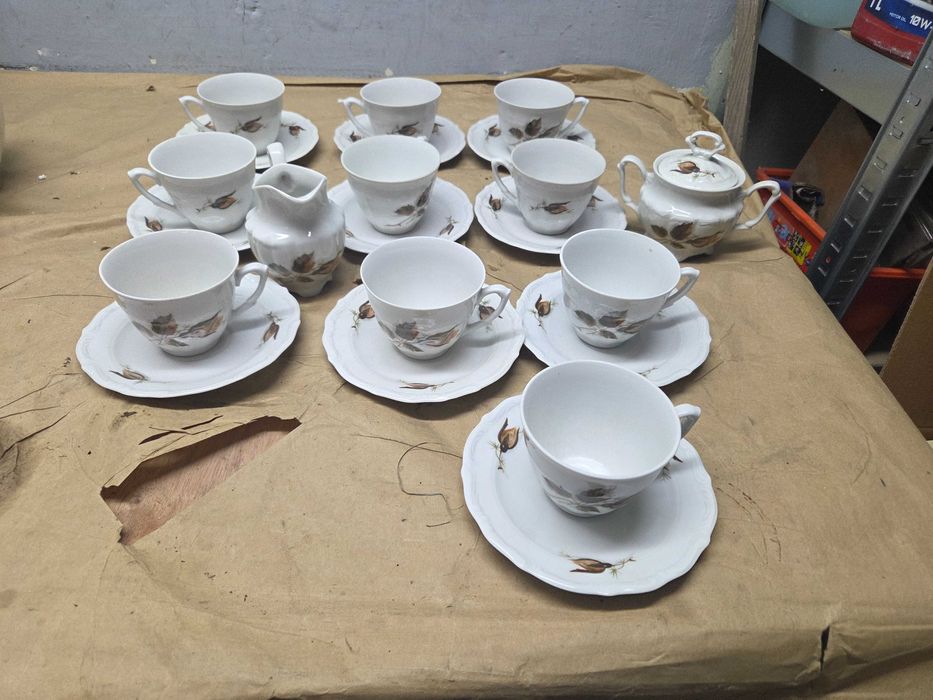 Porcelana Wałbrzych filiżanki zestaw prl staroć