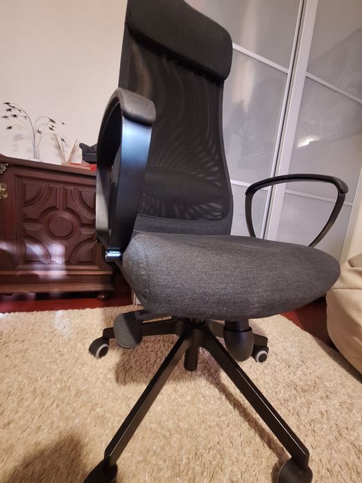 Cadeira para secretária de computador