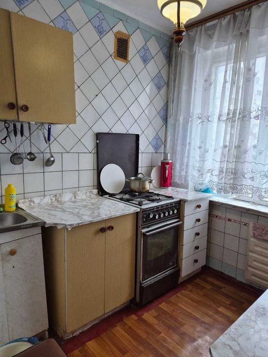 Продам 3 кімн. квартиру в р-ні 3 лікарні. 4/5 пан. будинку. 37000