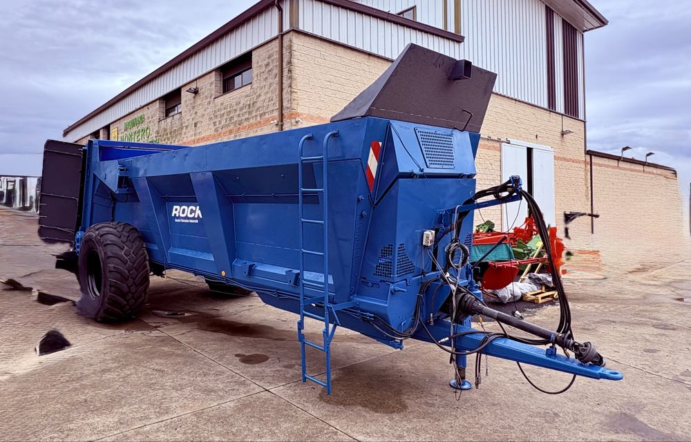 reboque espalhador de estrume