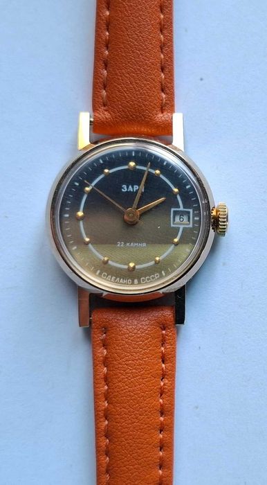 Nowy pozłacany zegarek damski "Zarya" ZSRR