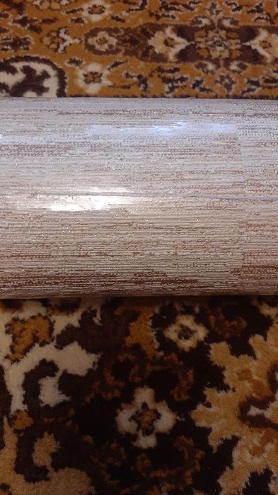 Продаються вінілові шпалери вітчизняного виробника.