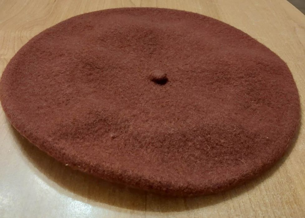 Beret, berecik, nakrycie głowy, brązowy