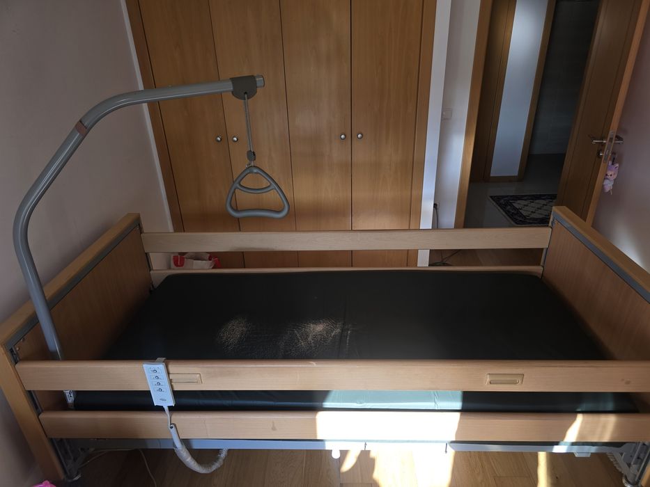 Cama articolada para idosos