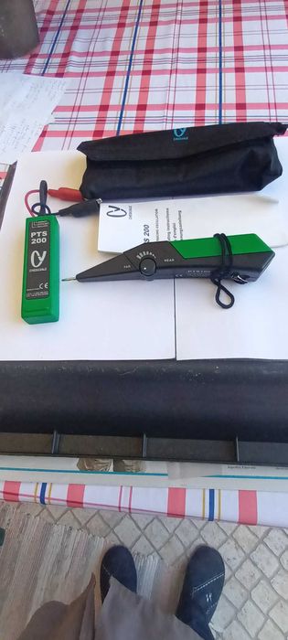 Detetor de cabos telefónicos