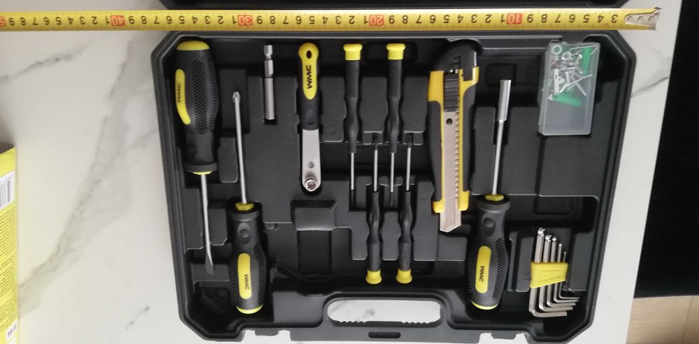 Narzędzia zestaw bity śrubokręty klucze wkrętaki kombinerki komplet