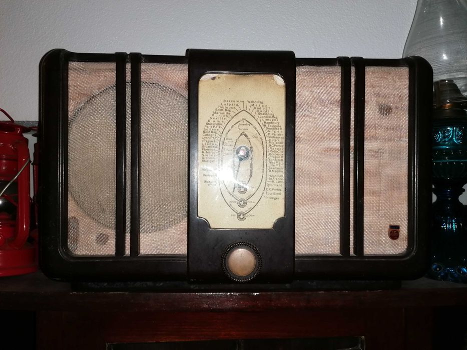 Radio a válvulas PHILIPS