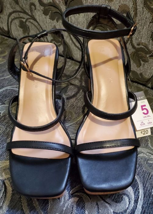 Босоніжки чорні жіночі "Primark". 38 - 39 розмір.