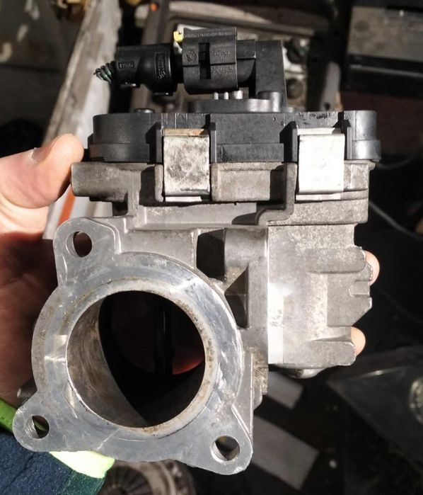 przepustnica opel vectra c zafira b Astra H III 1.9 120km, 150KM 2.2 B