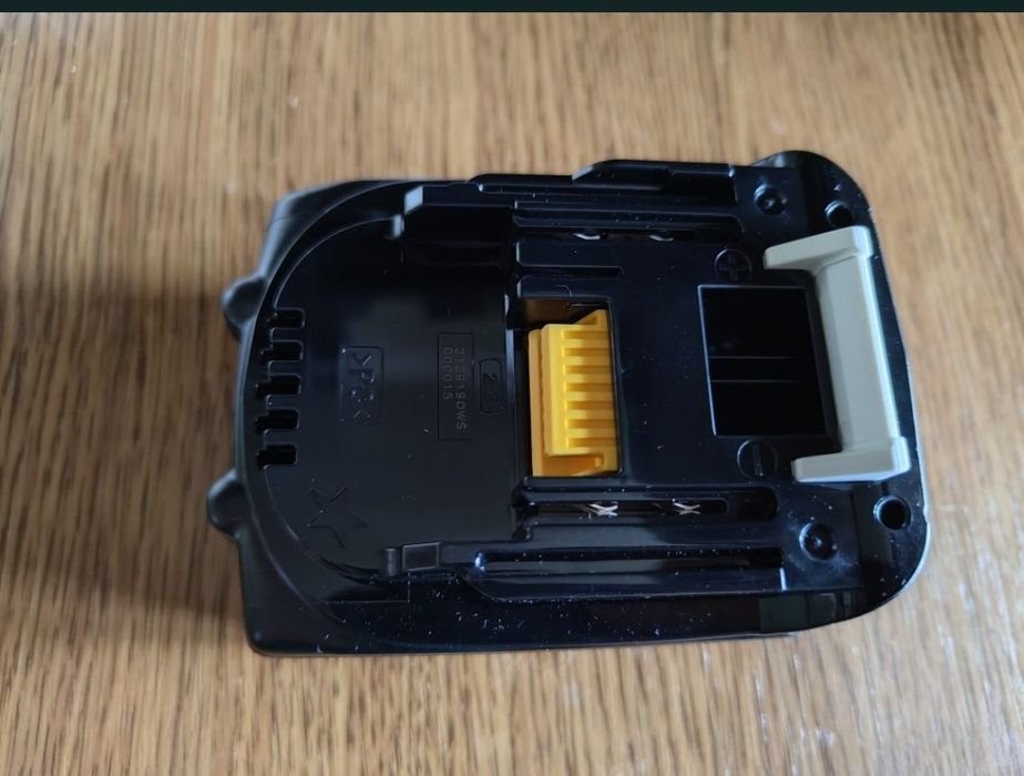 Блок Макіта makita 4.0 ah 18v battery