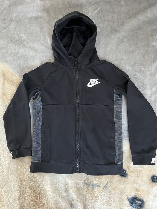 Rozpinana bluza czarna z kapturem r. 137-147 Nike