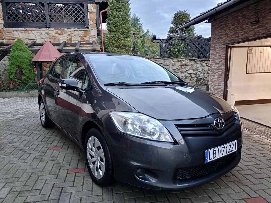 Toyota Auris 1.3 VVTI 97KM
