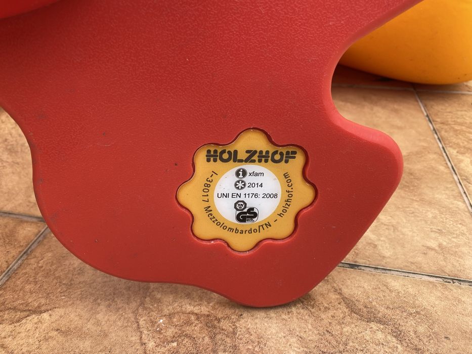 Płac zabaw. Bujaki na sprężynie.