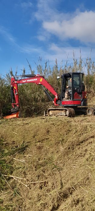 Escavações terraplanagens e limpeza de terrenos