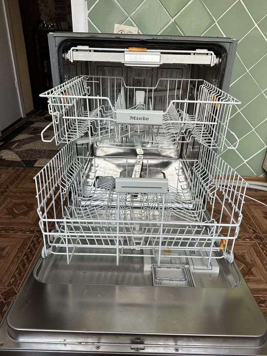 Посудомийма машина Miele